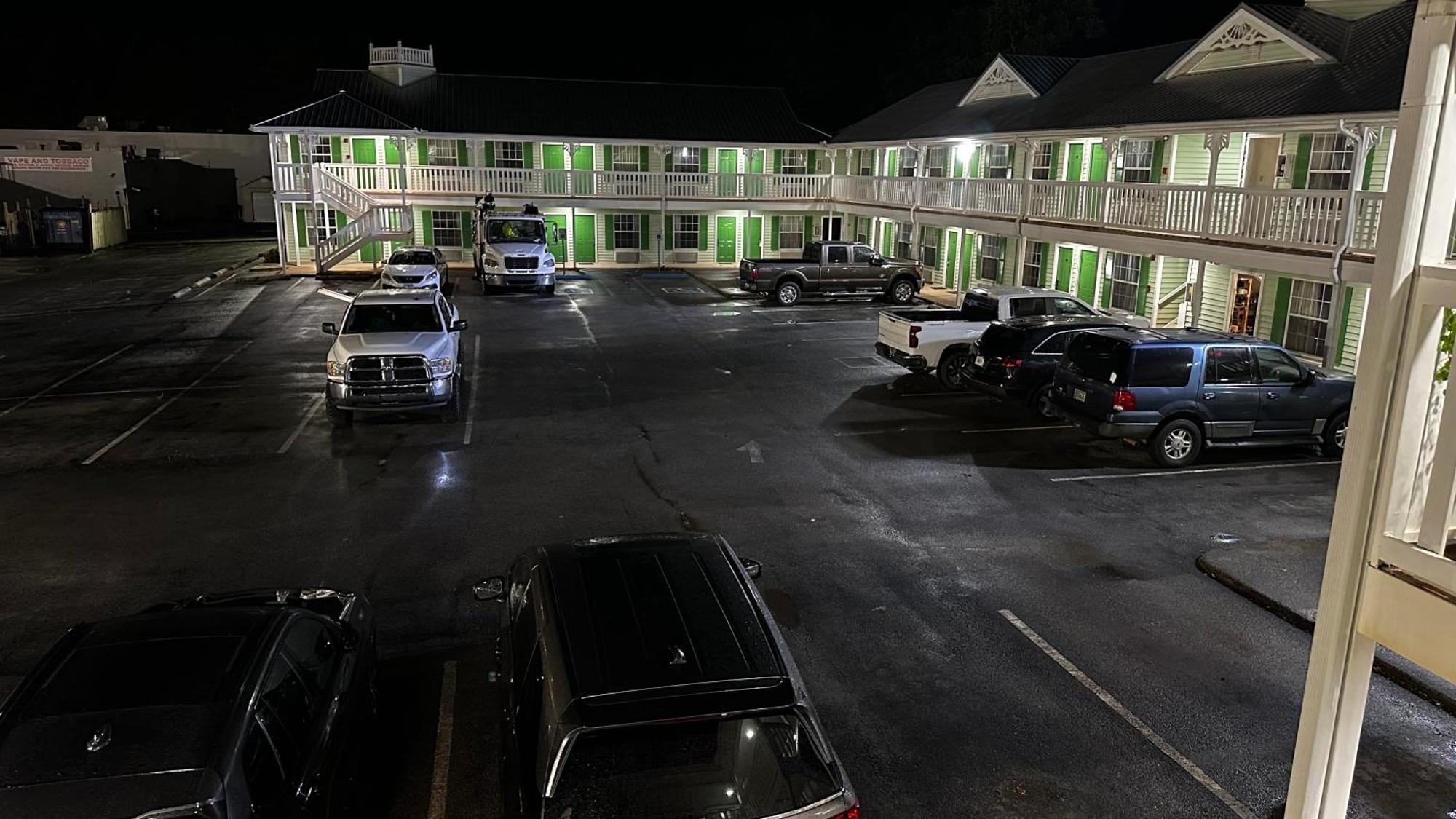 Key West Inn - Chatsworth Экстерьер фото